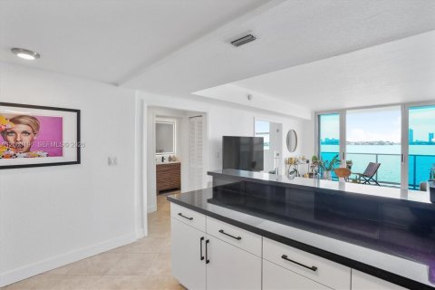 Купить кондоминиум в Норт-Бей-Виллидж, Флорида 3 спальни, 123.56м2, № 2068136 - фото 6