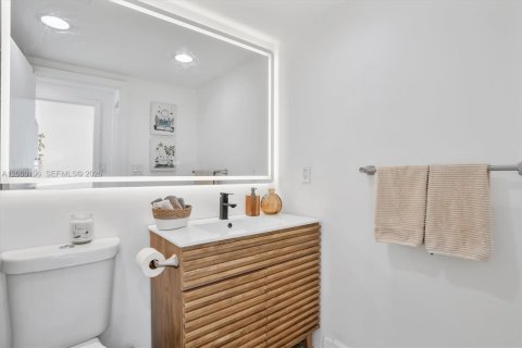 Купить кондоминиум в Норт-Бей-Виллидж, Флорида 3 спальни, 123.56м2, № 2068136 - фото 7