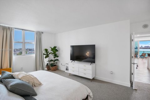 Купить кондоминиум в Норт-Бей-Виллидж, Флорида 3 спальни, 123.56м2, № 2068136 - фото 16