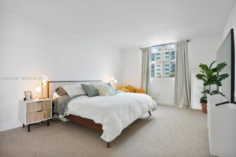 Купить кондоминиум в Норт-Бей-Виллидж, Флорида 3 спальни, 123.56м2, № 2068136 - фото 17