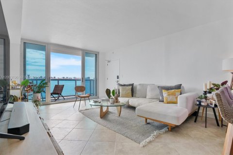 Купить кондоминиум в Норт-Бей-Виллидж, Флорида 3 спальни, 123.56м2, № 2068136 - фото 3