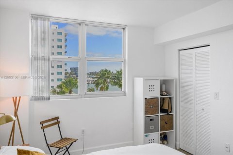 Купить кондоминиум в Норт-Бей-Виллидж, Флорида 3 спальни, 123.56м2, № 2068136 - фото 12