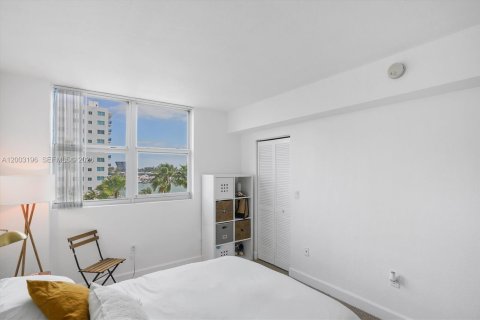 Купить кондоминиум в Норт-Бей-Виллидж, Флорида 3 спальни, 123.56м2, № 2068136 - фото 11