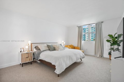 Купить кондоминиум в Норт-Бей-Виллидж, Флорида 3 спальни, 123.56м2, № 2068136 - фото 13