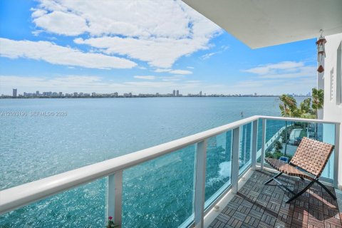 Купить кондоминиум в Норт-Бей-Виллидж, Флорида 3 спальни, 123.56м2, № 2068136 - фото 25