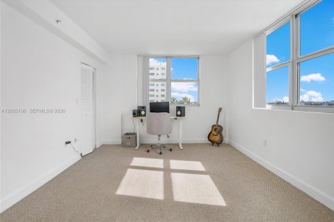 Купить кондоминиум в Норт-Бей-Виллидж, Флорида 3 спальни, 123.56м2, № 2068136 - фото 21