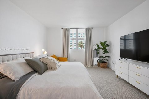 Купить кондоминиум в Норт-Бей-Виллидж, Флорида 3 спальни, 123.56м2, № 2068136 - фото 15