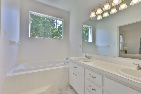 House in Clearwater, Florida 3 bedrooms, 151.15 sq.m. № 1833080 - photo 23