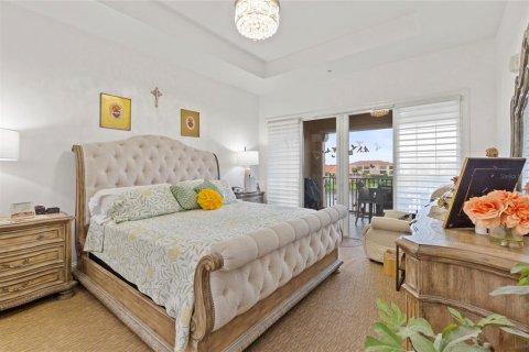 Condo in Saint Petersburg, Florida, 3 bedrooms № 2231565 - photo 14