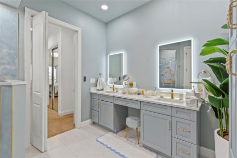 Condo in Saint Petersburg, Florida, 3 bedrooms № 2231565 - photo 15