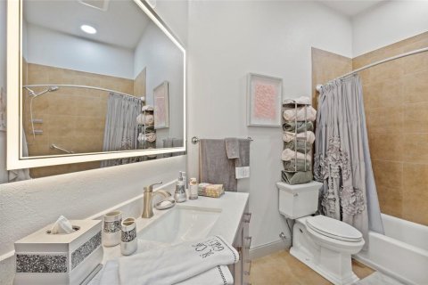 Condo in Saint Petersburg, Florida, 3 bedrooms № 2231565 - photo 21