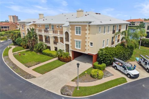 Condo in Saint Petersburg, Florida, 3 bedrooms № 2231565 - photo 3