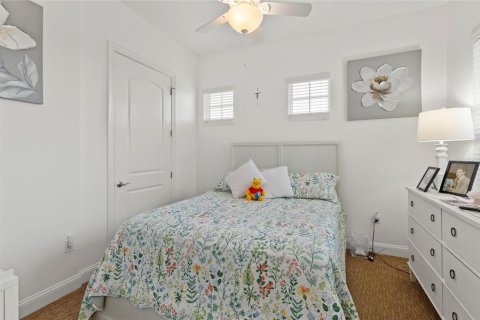 Condo in Saint Petersburg, Florida, 3 bedrooms № 2231565 - photo 22