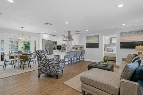 Casa en alquiler en Saint Petersburg, Florida, 3 dormitorios, 111.48 m2 № 1853863 - foto 18