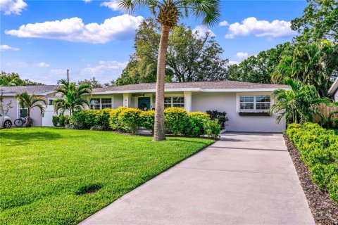 Casa en alquiler en Saint Petersburg, Florida, 3 dormitorios, 111.48 m2 № 1853863 - foto 2