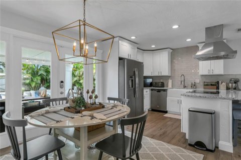 Casa en alquiler en Saint Petersburg, Florida, 3 dormitorios, 111.48 m2 № 1853863 - foto 16