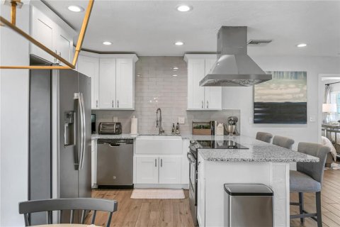 Casa en alquiler en Saint Petersburg, Florida, 3 dormitorios, 111.48 m2 № 1853863 - foto 12