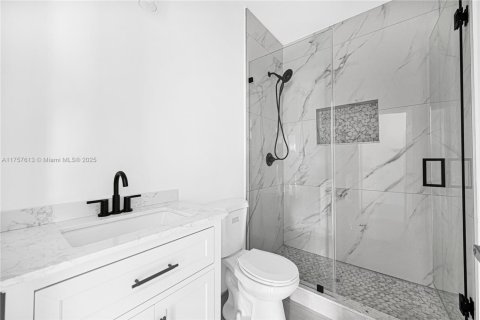 Villa ou maison à vendre à Miami, Floride: 4 chambres № 1985323 - photo 15