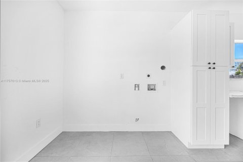 Villa ou maison à vendre à Miami, Floride: 4 chambres № 1985323 - photo 29