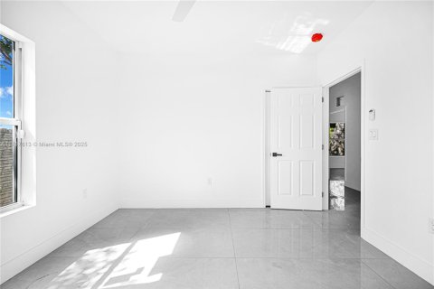 Villa ou maison à vendre à Miami, Floride: 4 chambres № 1985323 - photo 20