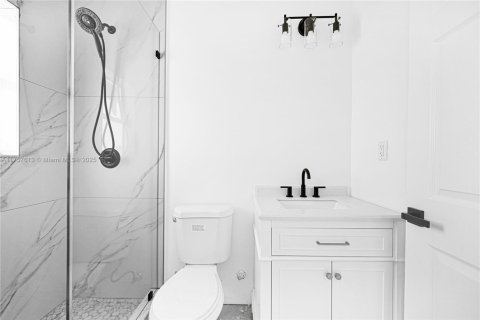Villa ou maison à vendre à Miami, Floride: 4 chambres № 1985323 - photo 8