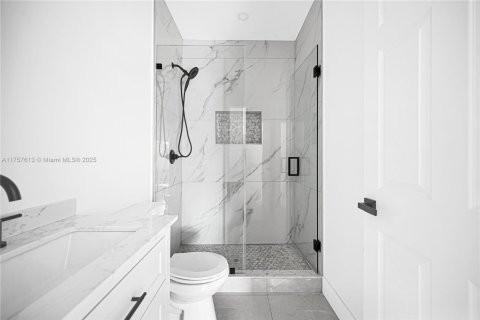 Villa ou maison à vendre à Miami, Floride: 4 chambres № 1985323 - photo 16