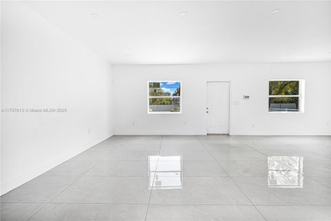 Villa ou maison à vendre à Miami, Floride: 4 chambres № 1985323 - photo 26