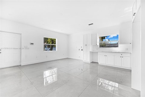 Villa ou maison à vendre à Miami, Floride: 4 chambres № 1985323 - photo 23