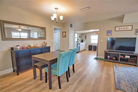 House in North Port, Florida 3 bedrooms, 110.27 sq.m. № 1767205 - photo 9
