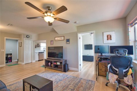 House in North Port, Florida 3 bedrooms, 110.27 sq.m. № 1767205 - photo 4