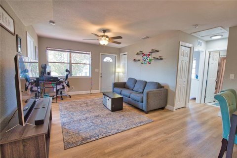 House in North Port, Florida 3 bedrooms, 110.27 sq.m. № 1767205 - photo 6