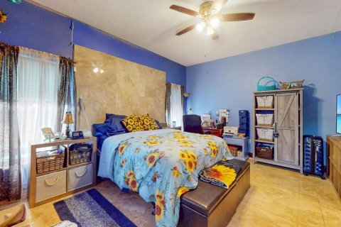 Villa ou maison à vendre à Kissimmee, Floride: 6 chambres, 222.87 m2 № 2142189 - photo 18