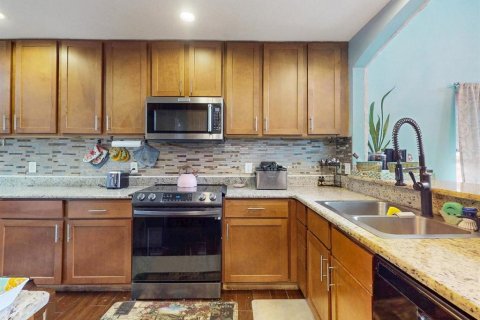 Villa ou maison à vendre à Kissimmee, Floride: 6 chambres, 222.87 m2 № 2142189 - photo 6