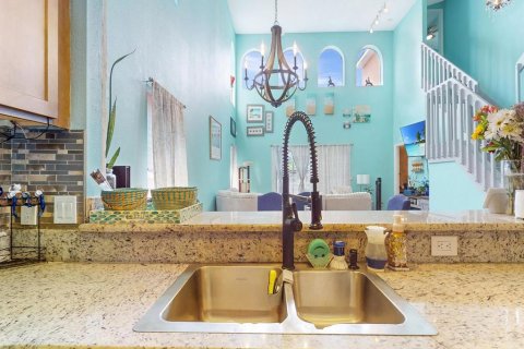 Villa ou maison à vendre à Kissimmee, Floride: 6 chambres, 222.87 m2 № 2142189 - photo 9