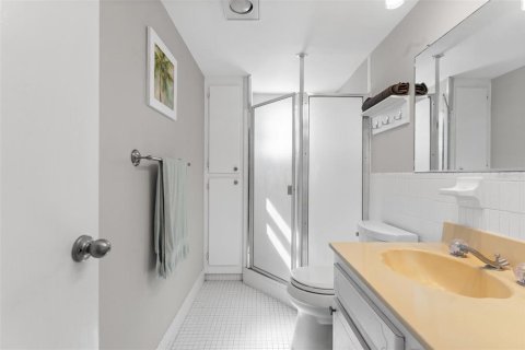 Condo in South Pasadena, Florida, 2 bedrooms  № 2393904 - photo 23