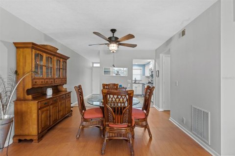 Condo in South Pasadena, Florida, 2 bedrooms  № 2393904 - photo 11