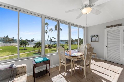 Condo in South Pasadena, Florida, 2 bedrooms  № 2393904 - photo 3