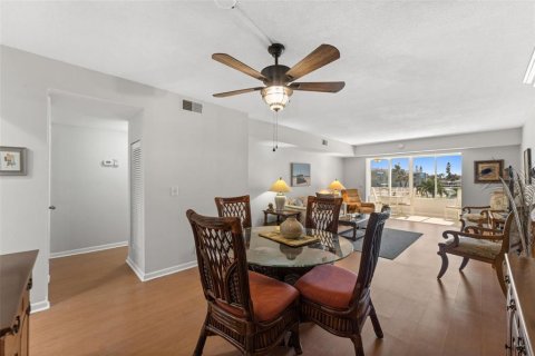 Condo in South Pasadena, Florida, 2 bedrooms  № 2393904 - photo 6