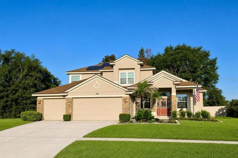 House in Clermont, Florida 4 bedrooms, 305.09 sq.m. № 2322742