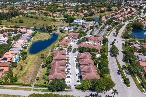 Condo in Pompano Beach, Florida, 3 bedrooms  № 1207311 - photo 1