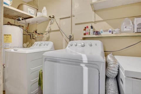 Villa ou maison à vendre à Fort Lauderdale, Floride: 4 chambres, 203.08 m2 № 2247689 - photo 22
