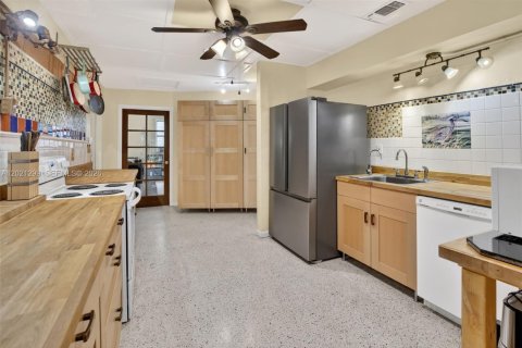 Villa ou maison à vendre à Fort Lauderdale, Floride: 4 chambres, 203.08 m2 № 2247689 - photo 12