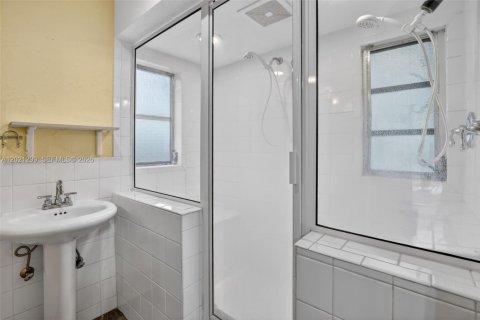 Villa ou maison à vendre à Fort Lauderdale, Floride: 4 chambres, 203.08 m2 № 2247689 - photo 17