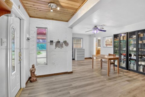 Villa ou maison à vendre à Fort Lauderdale, Floride: 4 chambres, 203.08 m2 № 2247689 - photo 9