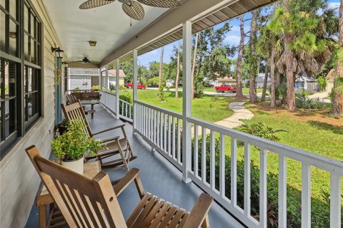 House in Sarasota, Florida 3 bedrooms, 176.05 sq.m. № 2393656 - photo 10