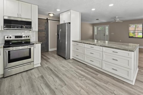 House in Sarasota, Florida 3 bedrooms, 176.05 sq.m. № 2393656 - photo 27