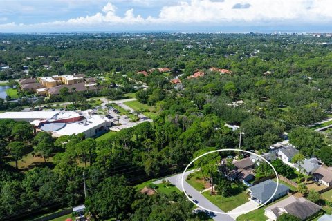 House in Sarasota, Florida 3 bedrooms, 176.05 sq.m. № 2393656 - photo 6