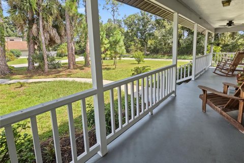 House in Sarasota, Florida 3 bedrooms, 176.05 sq.m. № 2393656 - photo 11