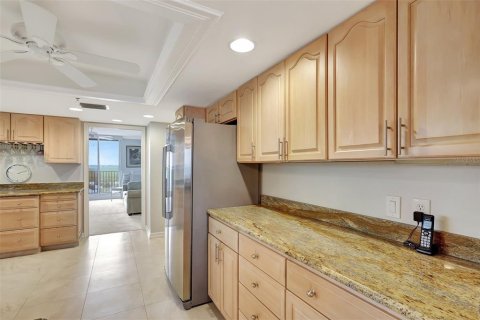 Condo in Hutchinson Island South, Florida, 3 bedrooms  № 1583801 - photo 24