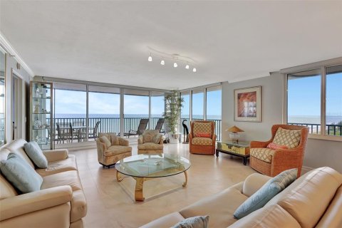 Condo in Hutchinson Island South, Florida, 3 bedrooms  № 1583801 - photo 11